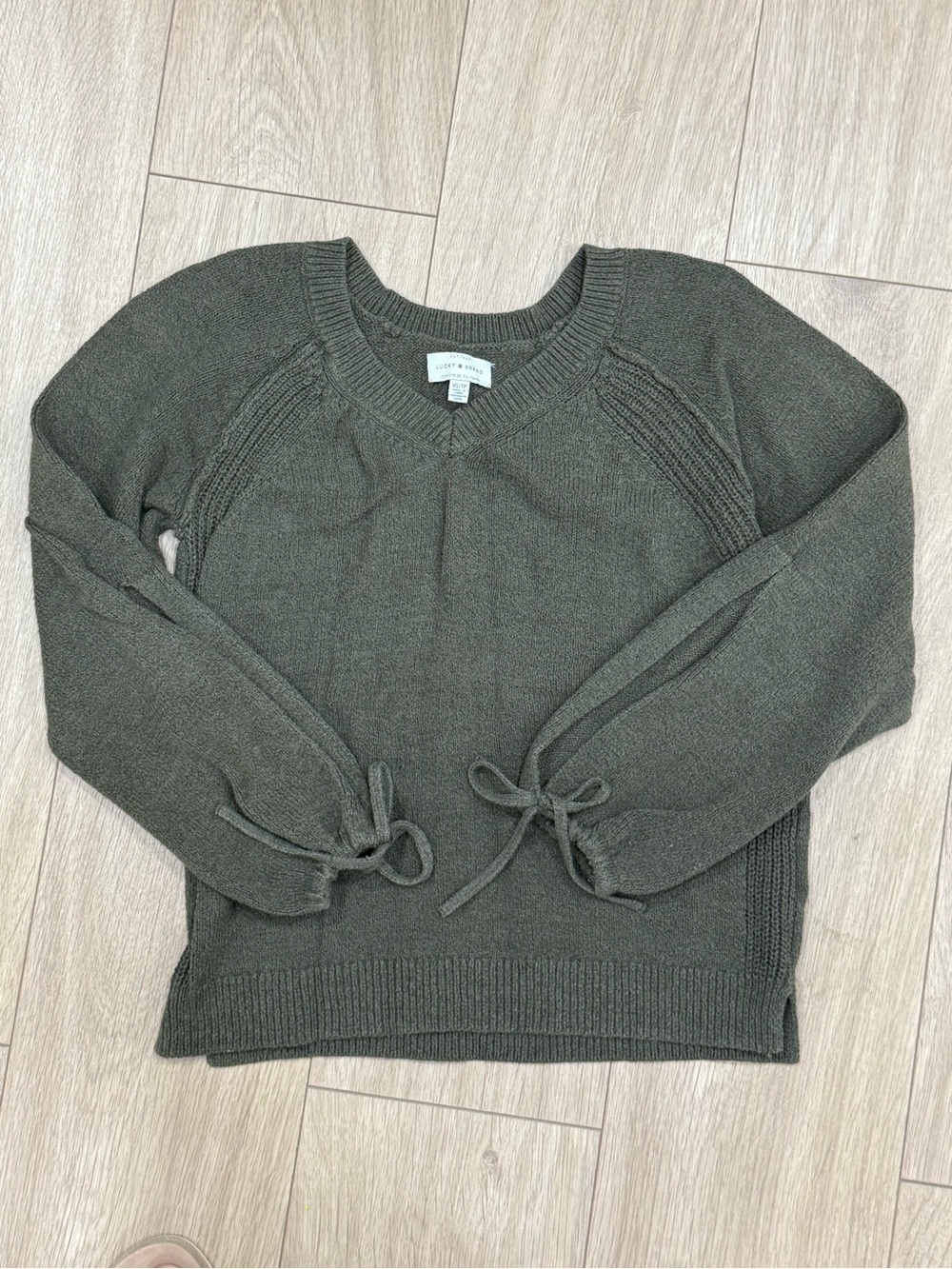 Lucky Brand Girls XS Olive Green Tie Sleeve V-Neck Sweater